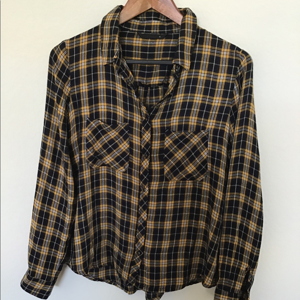Women’s plaid shirt